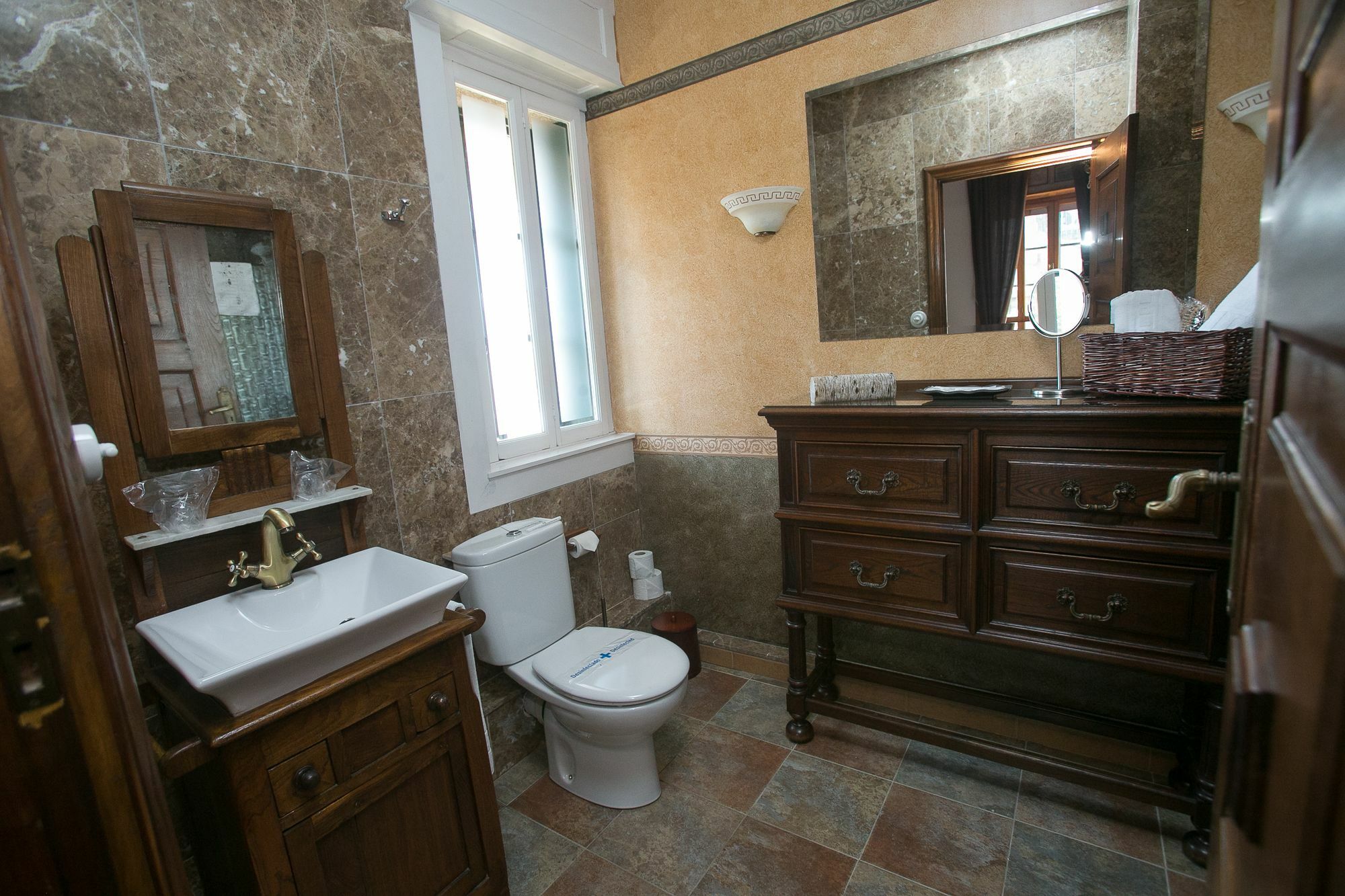 فندق Casa Lois سانتياغو دي كومبوستيلا المظهر الخارجي الصورة